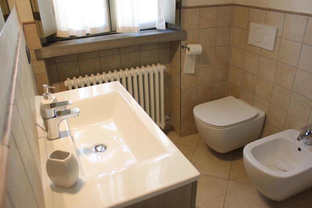 Hostel Del Gal Clusane Eksteriør billede